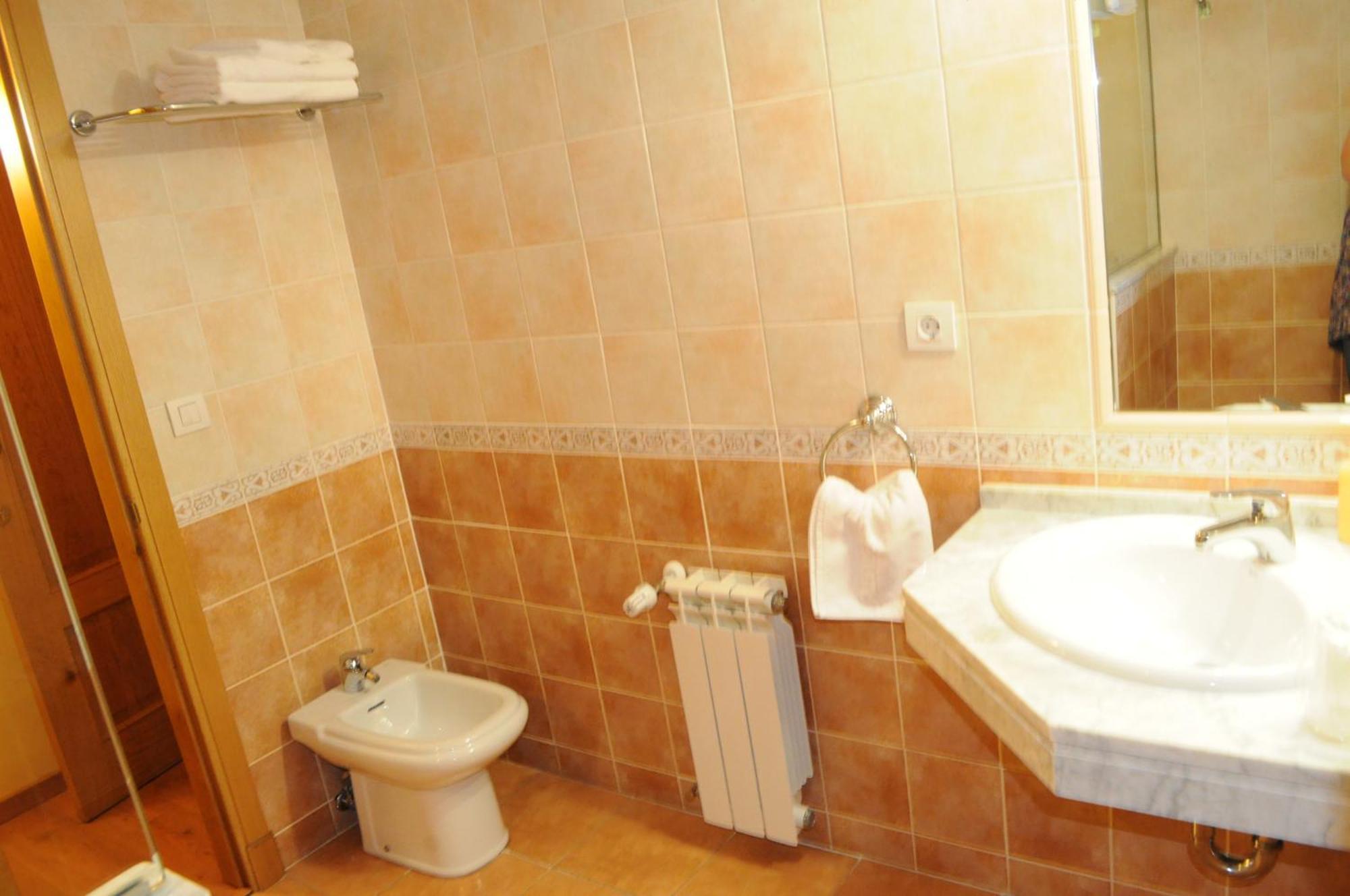Hotel Brios Луго Екстериор снимка